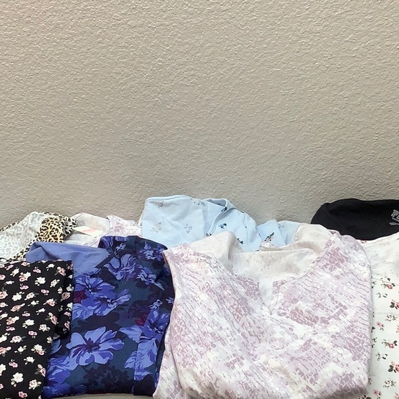 All New With Tags VS Pink Shirt And More Mystery Box - Picture 5 of 5